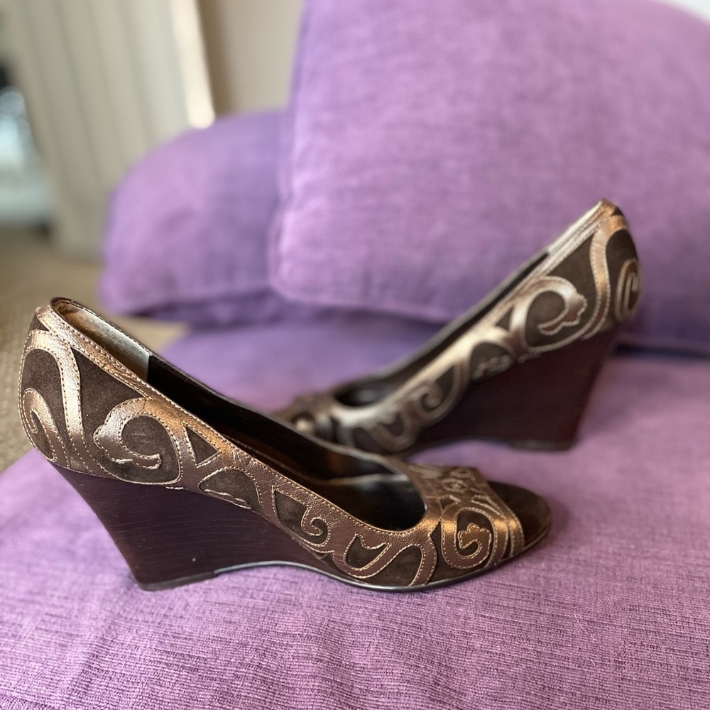 Carlos Falchi brown and bronze wedge‎ open toe leather heals size 7